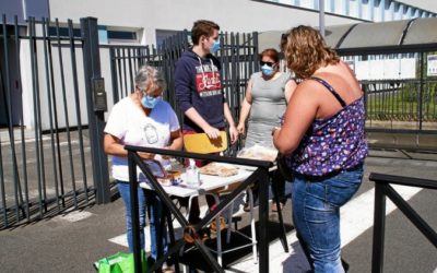 Opération vente de crêpes pour le Mondial Folk